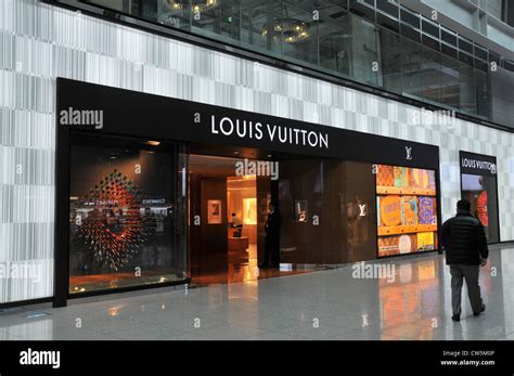 louis vuitton duty free stores